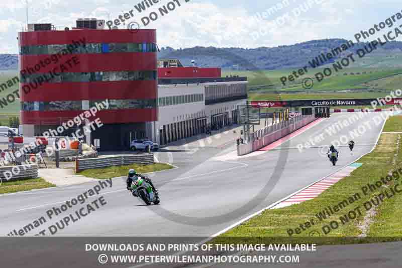 cadwell no limits trackday;cadwell park;cadwell park photographs;cadwell trackday photographs;enduro digital images;event digital images;eventdigitalimages;navarra;no limits trackdays;peter wileman photography;racing digital images;trackday digital images;trackday photos